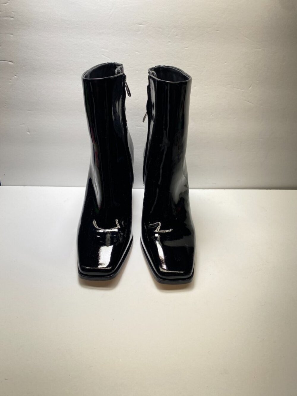 Paige Womens black patent leather square toe boot sz 9 - Picture 2 of 6
